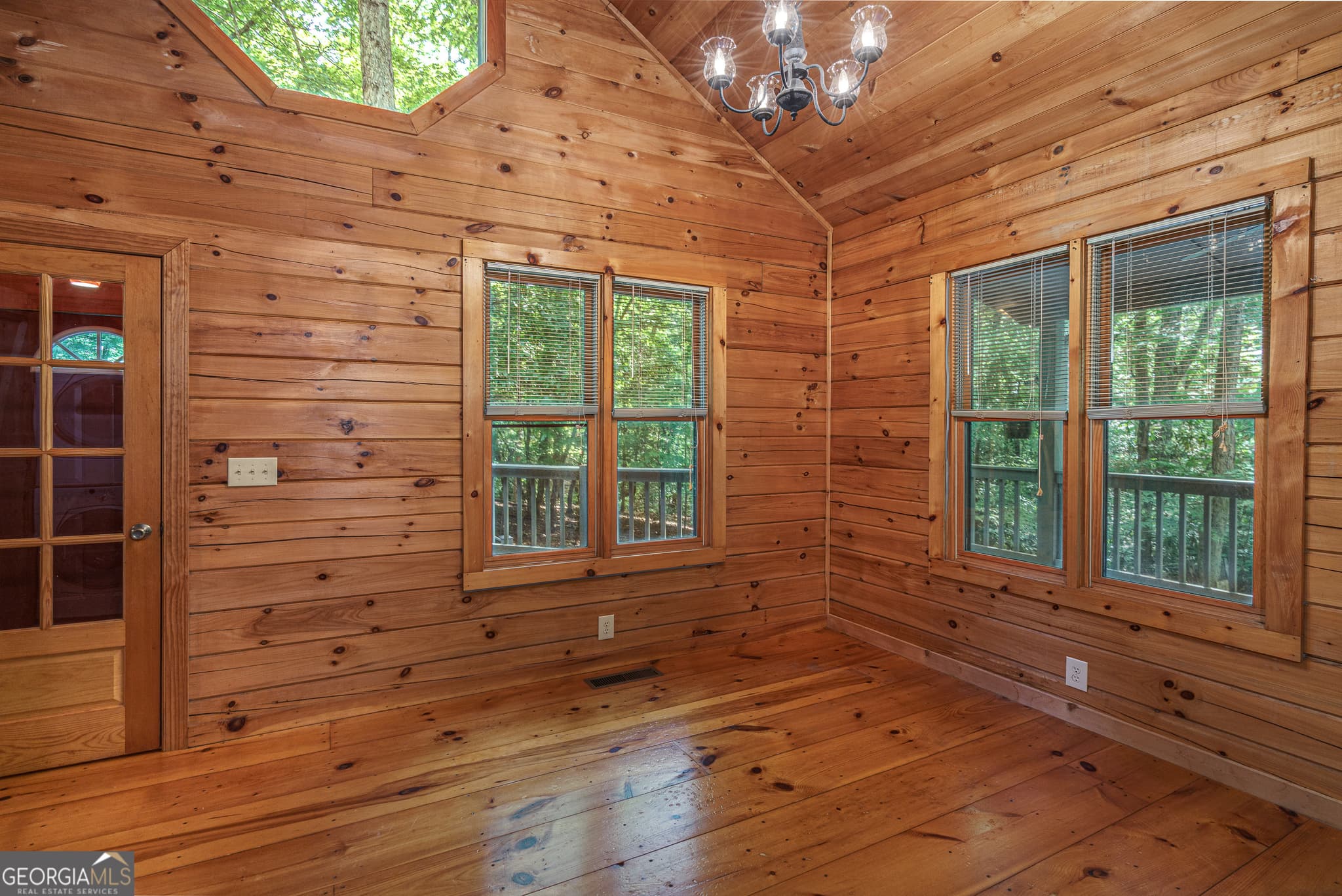 3 bedroom, 2 bathroom, 1,284 sq ft single family residence for sale at 211 Red Oak Forest Lane, Murphy, NC 28906 — photo 10