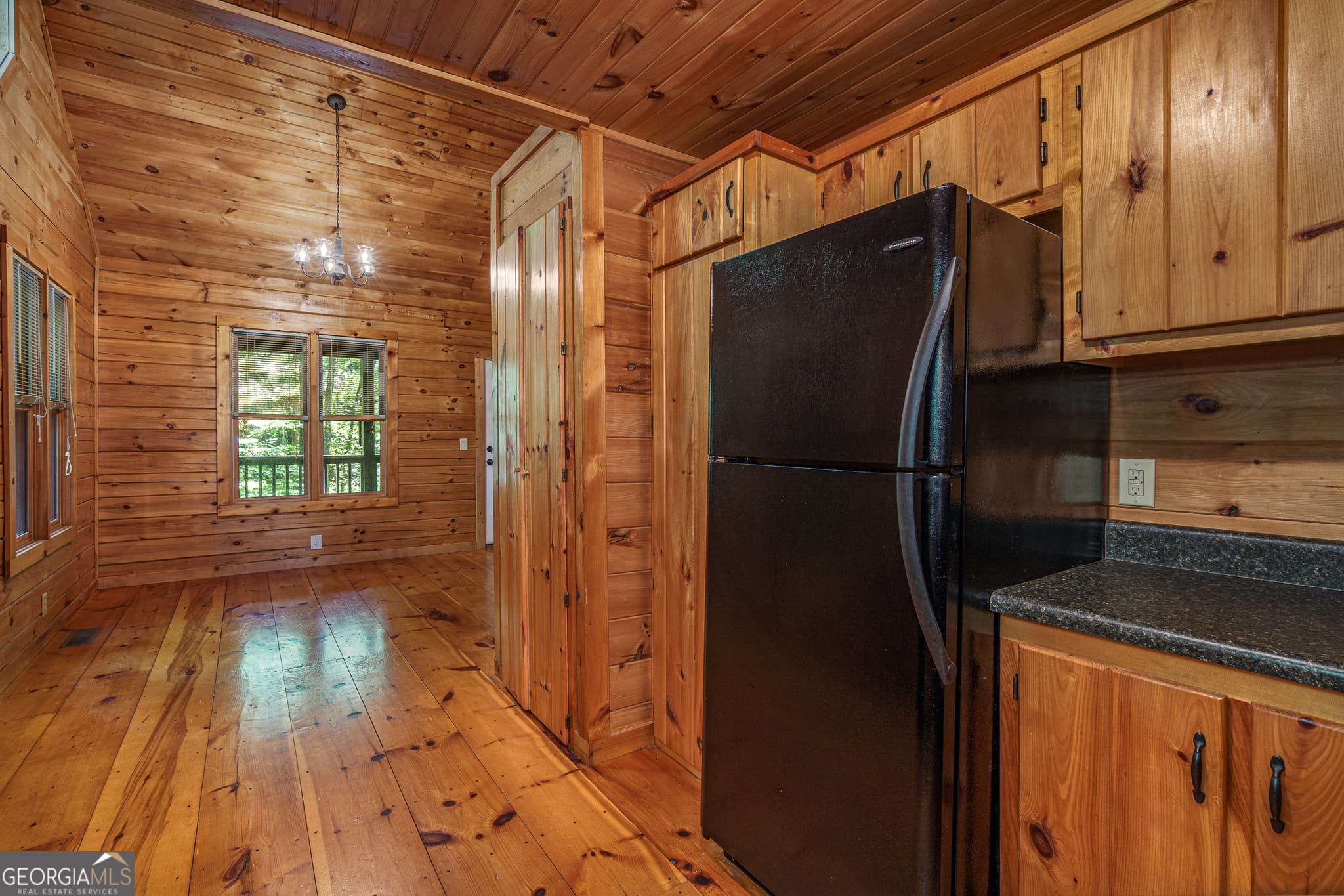 3 bedroom, 2 bathroom, 1,284 sq ft single family residence for sale at 211 Red Oak Forest Lane, Murphy, NC 28906 — photo 8