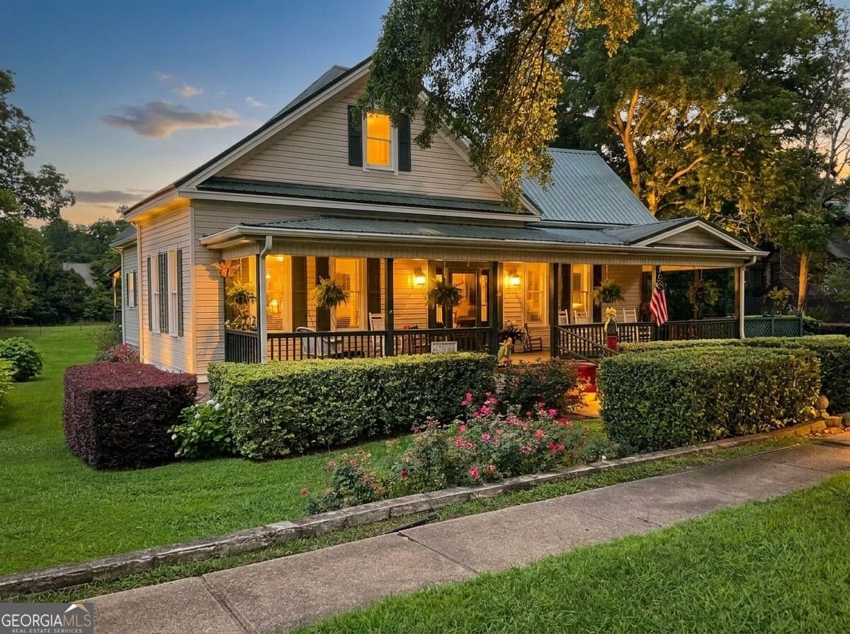 3 bedroom, 2 bathroom, 4,620 sq ft single family residence for sale at 202 S Madison Avenue, Eatonton, GA 31024 — photo 2