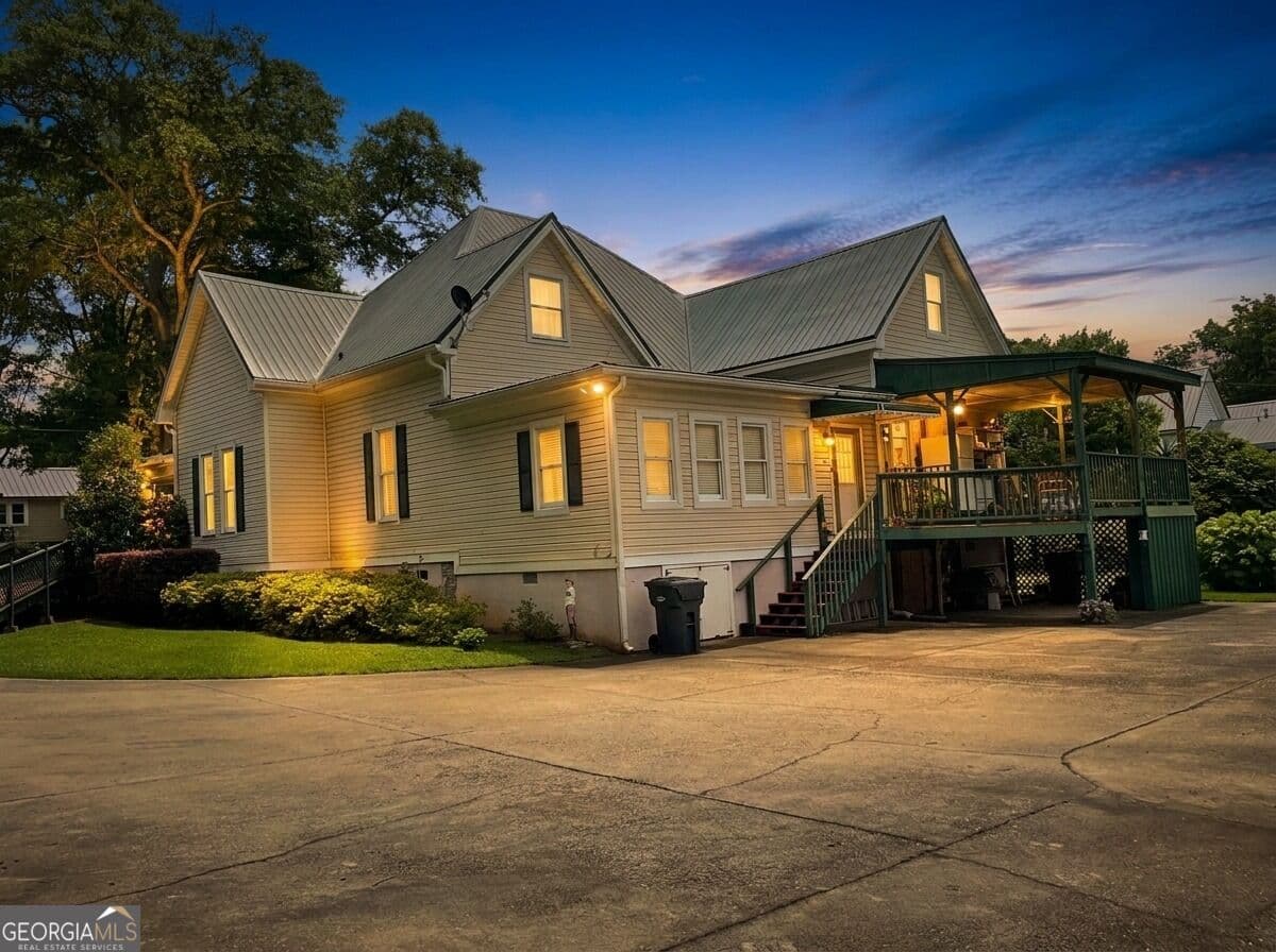 3 bedroom, 2 bathroom, 4,620 sq ft single family residence for sale at 202 S Madison Avenue, Eatonton, GA 31024 — photo 3