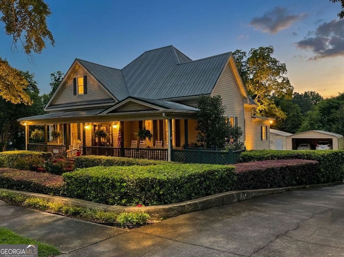 3 bedroom, 2 bathroom, 4,620 sq ft single family residence for sale at 202 S Madison Avenue, Eatonton, GA 31024 — photo 1 of 36