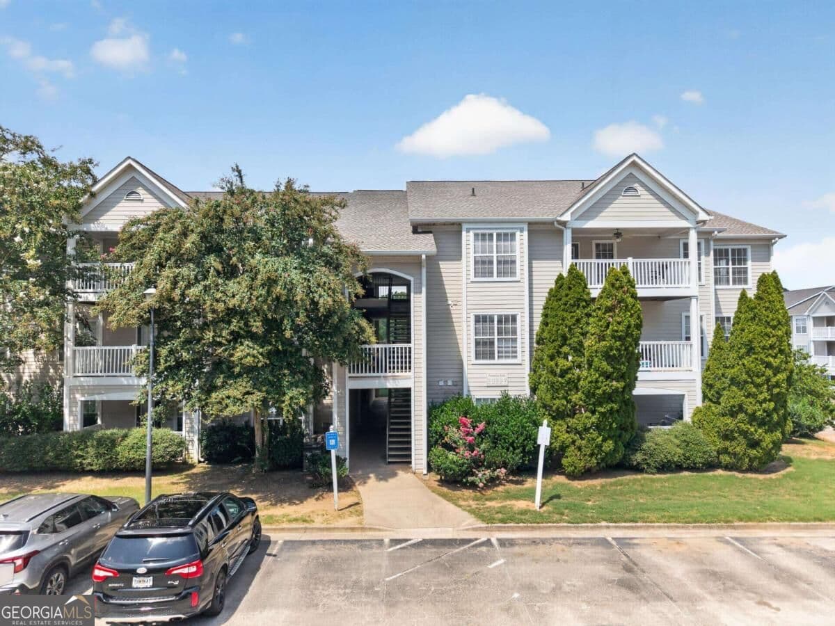 3 bedroom, 2 bathroom, 1,294 sq ft condominium for sale at 6308 Primrose Path, Eatonton, GA 31024