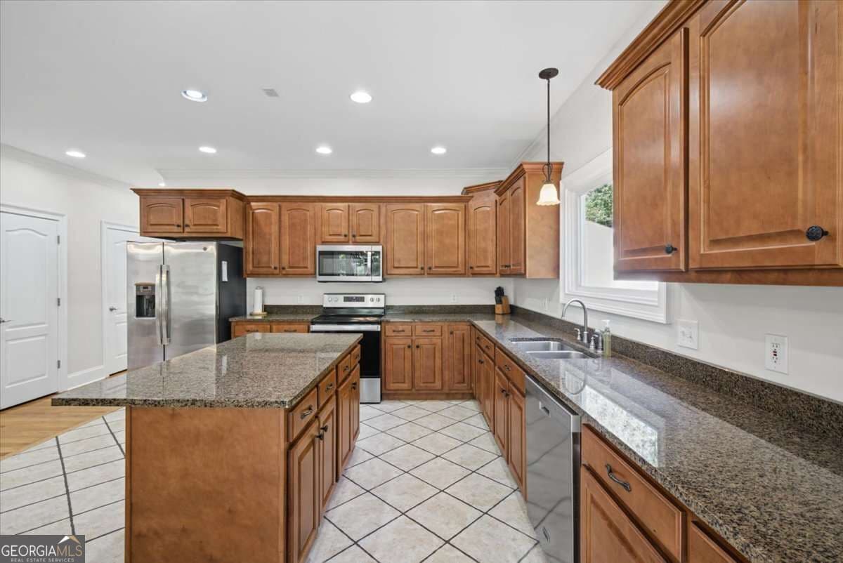 4 bedroom, 2.5 bathroom, 3,000 sq ft single family residence for sale at 245 Broadus Road, Rome, GA 30161 — photo 5