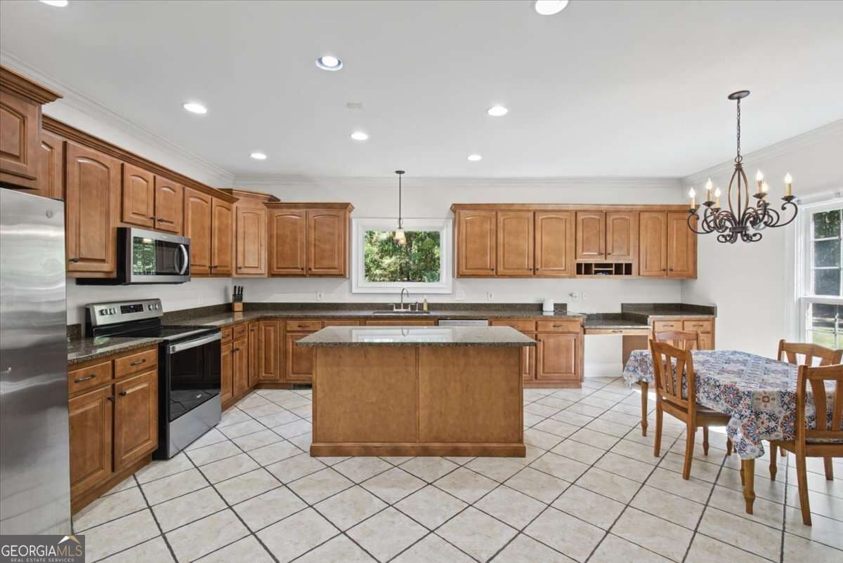 4 bedroom, 2.5 bathroom, 3,000 sq ft single family residence for sale at 245 Broadus Road, Rome, GA 30161 — photo 8