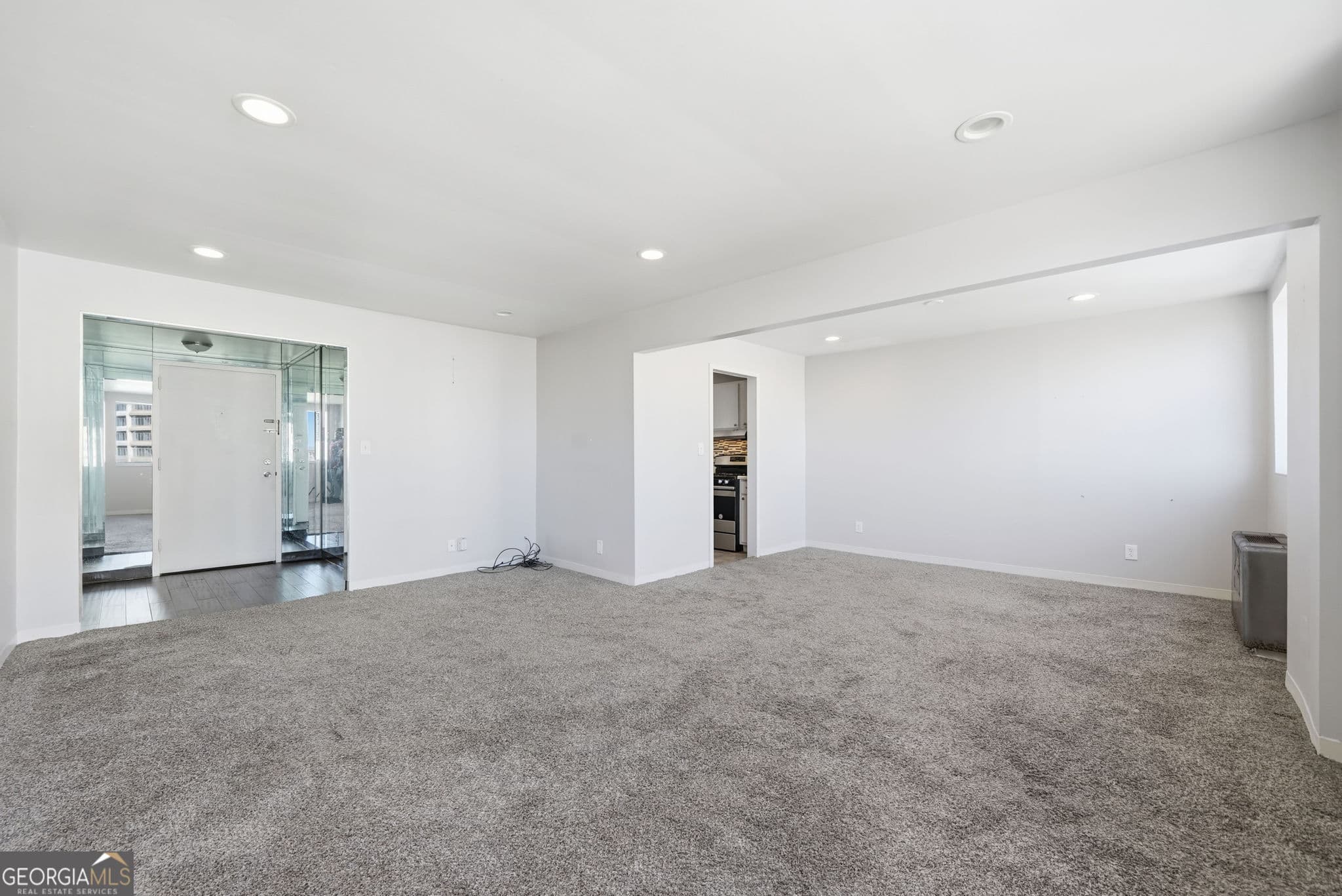 1 bedroom, 1 bathroom, 850 sq ft condominium for sale at 215 Piedmont Avenue APT 2002, Atlanta, GA 30308 — photo 8