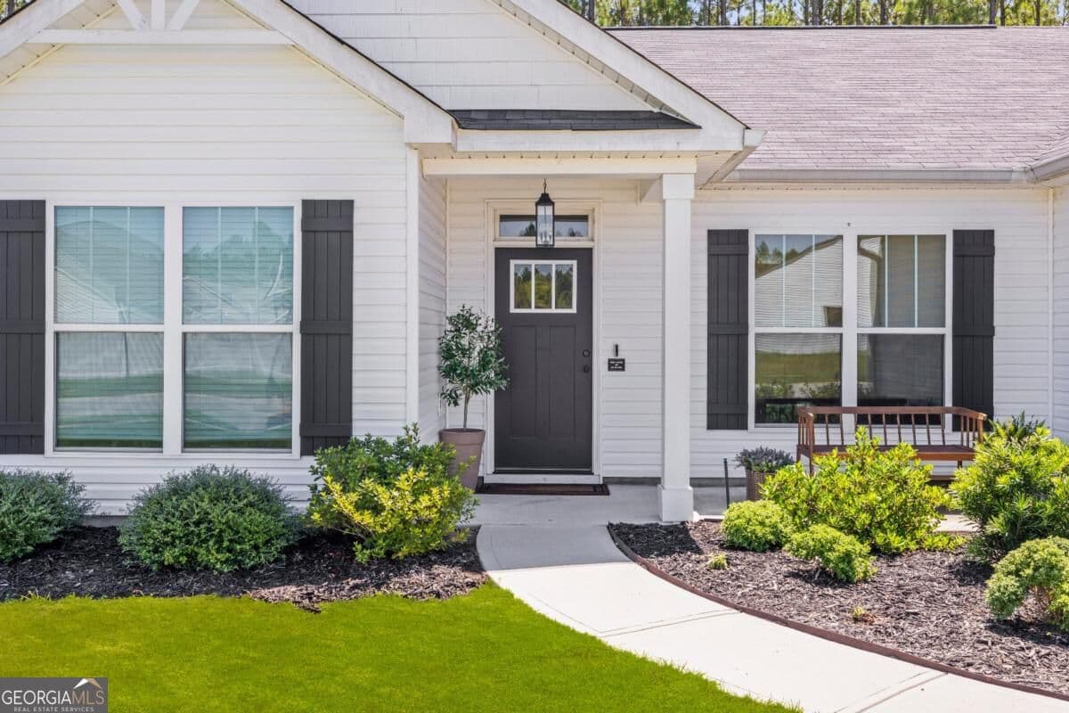 4 bedroom, 2 bathroom, 1,952 sq ft single family residence for sale at 233 Timberlake Drive, Guyton, GA 31312 — photo 2