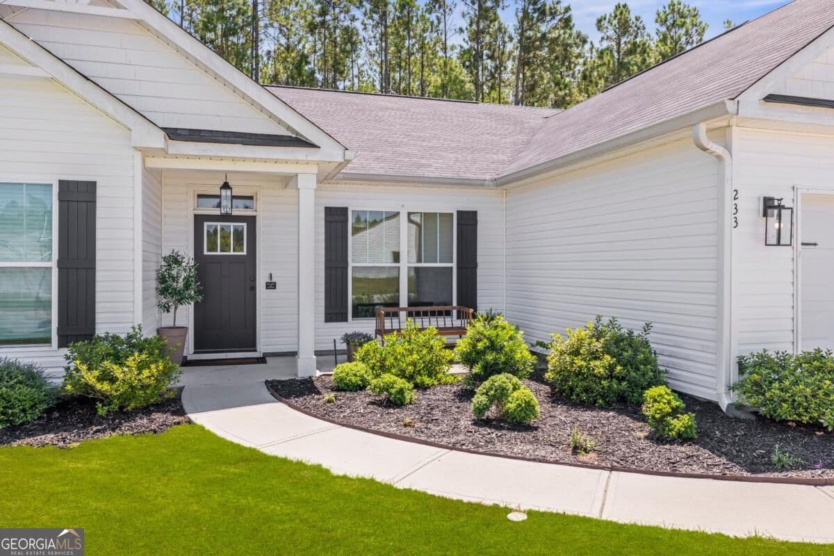 4 bedroom, 2 bathroom, 1,952 sq ft single family residence for sale at 233 Timberlake Drive, Guyton, GA 31312 — photo 3