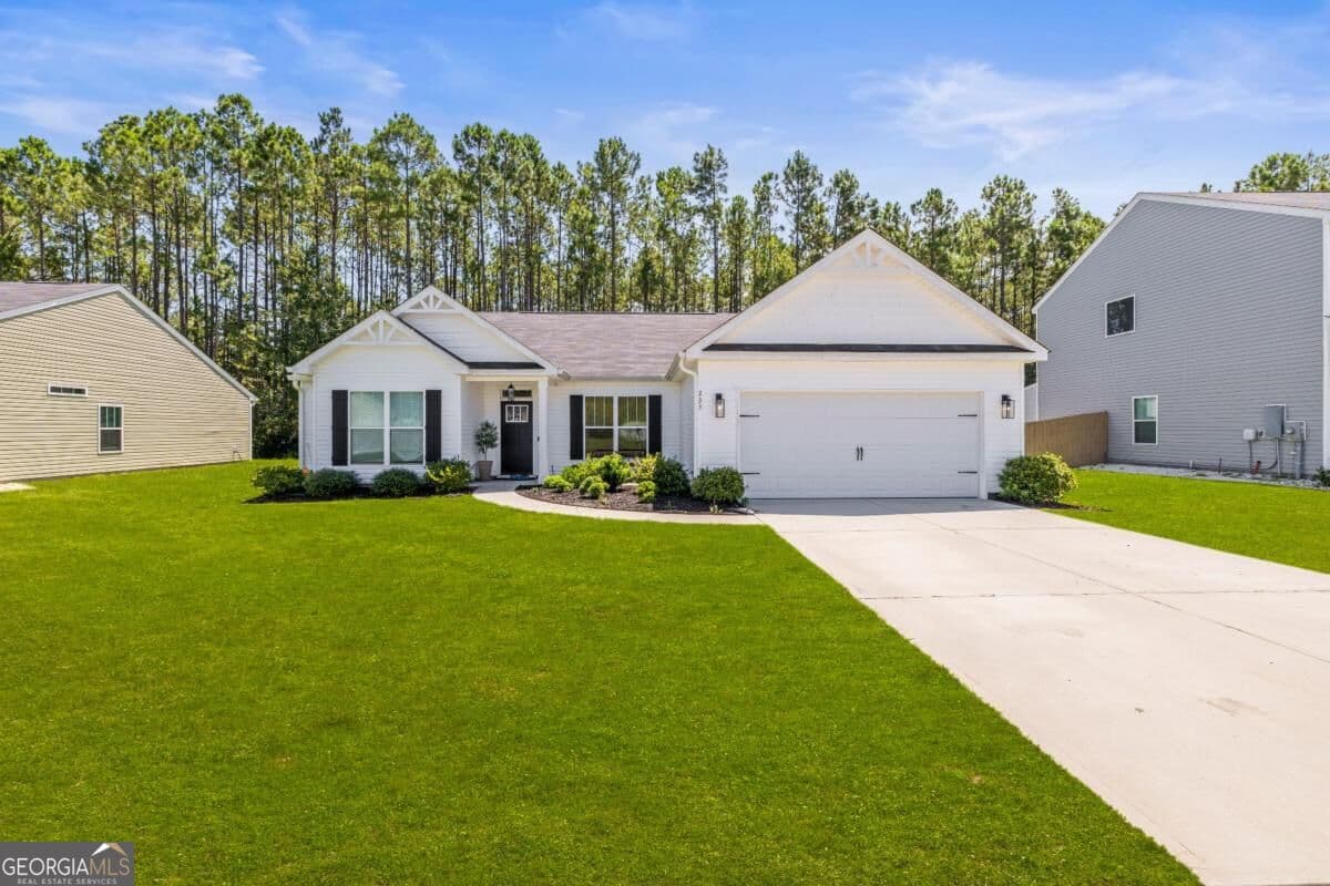 4 bedroom, 2 bathroom, 1,952 sq ft single family residence for sale at 233 Timberlake Drive, Guyton, GA 31312 — photo 4