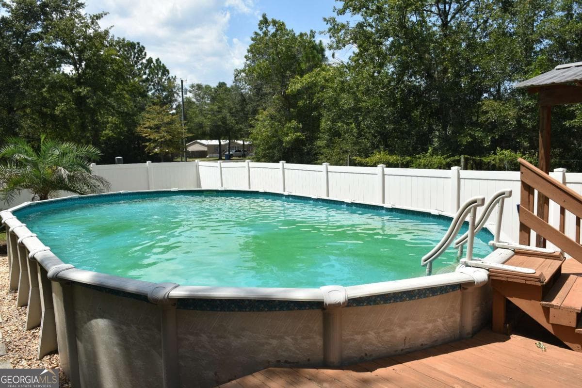 4 bedroom, 2 bathroom, 2,356 sq ft single family residence under contract at 1438 Fannie Head Road, Jesup, GA 31545 — photo 5