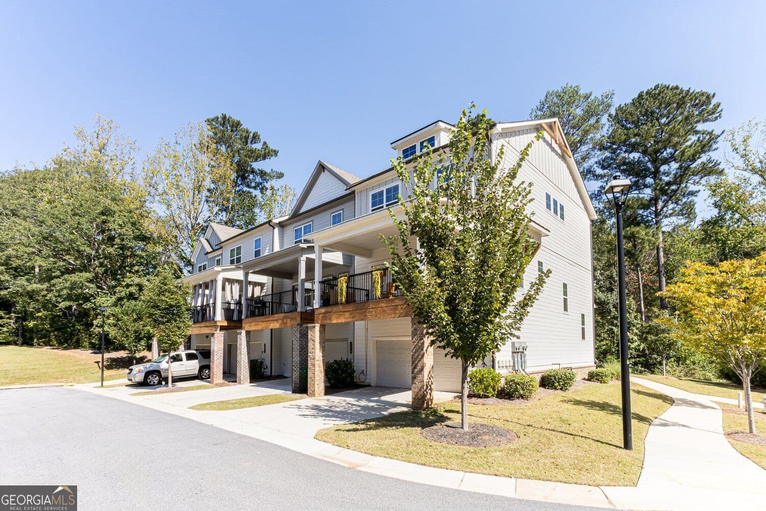 4 bedroom, 3.5 bathroom, 2,221 sq ft townhouse for sale at 1577 Chittenden Lane, Tucker, GA 30084 — photo 7