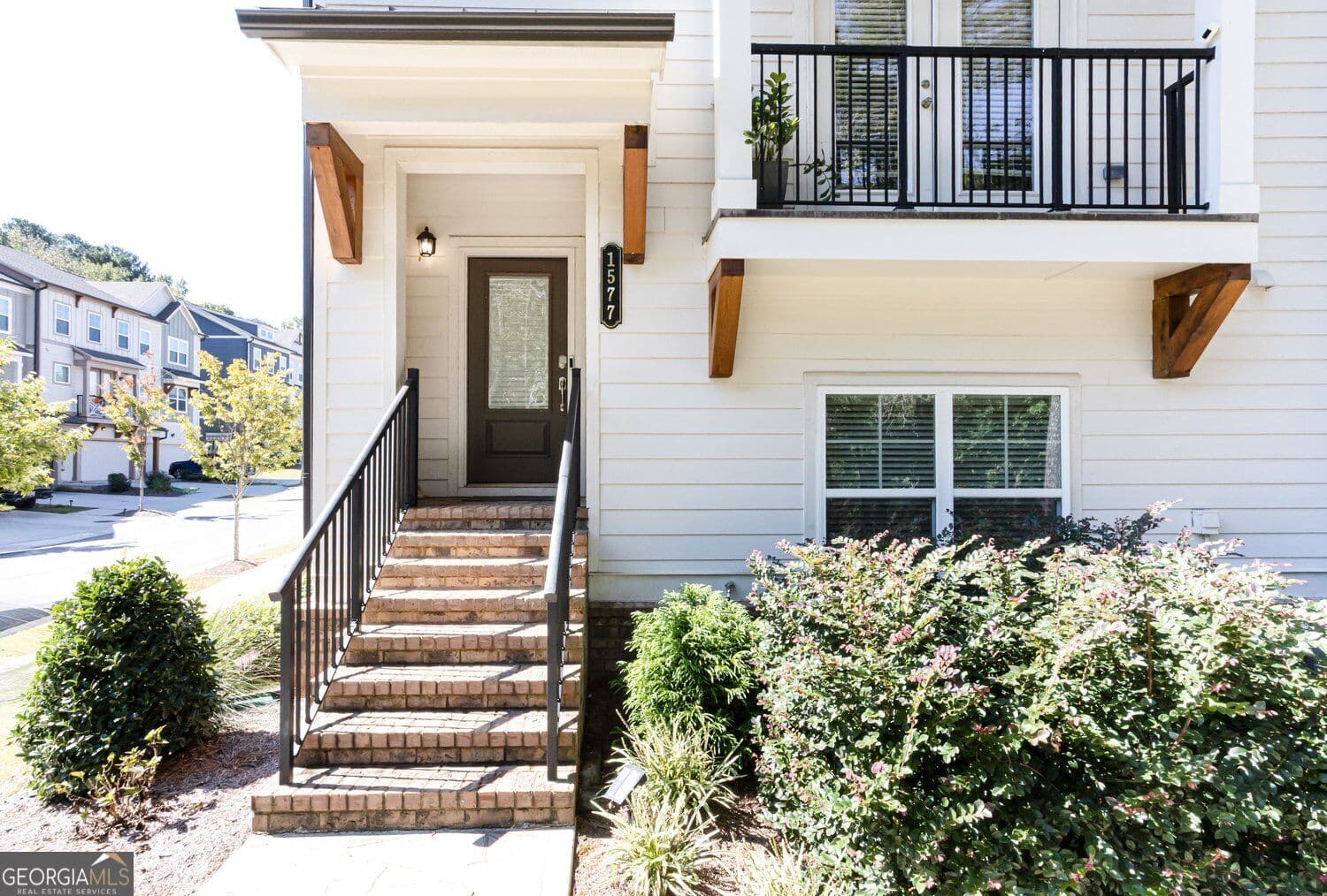4 bedroom, 3.5 bathroom, 2,221 sq ft townhouse for sale at 1577 Chittenden Lane, Tucker, GA 30084 — photo 3