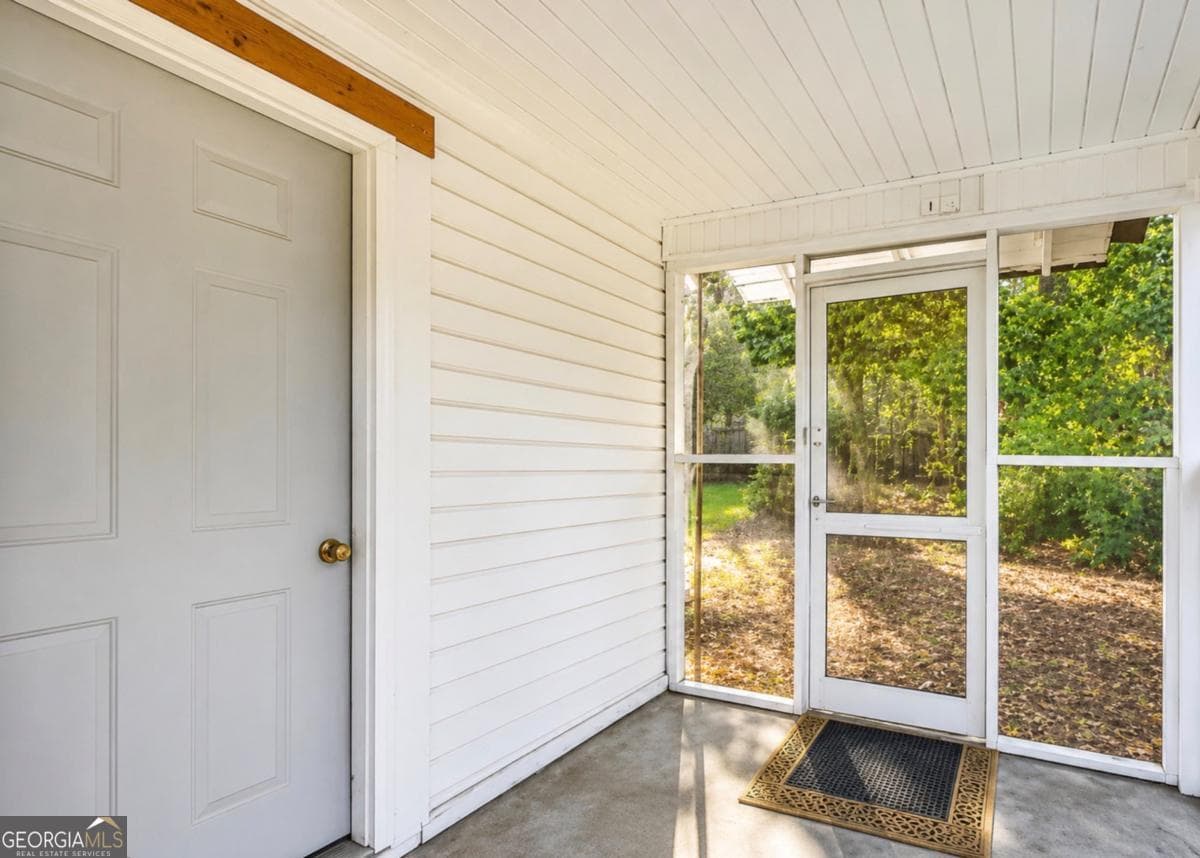 1 bedroom, 1 bathroom, 608 sq ft single family residence for sale at 7514 Ga Highway 17, Bowersville, GA 30516 — photo 8