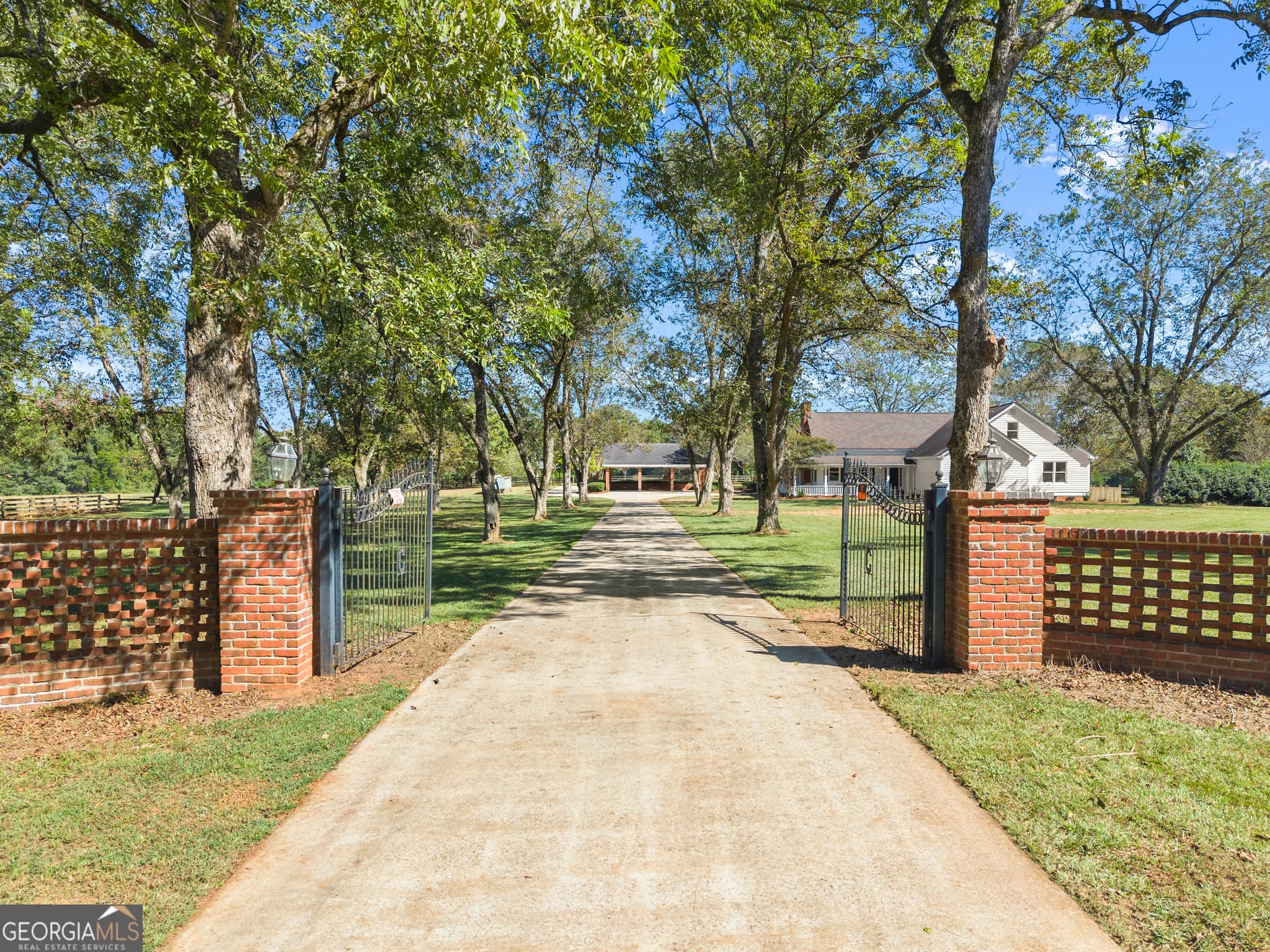 3 bedroom, 3 bathroom, 3,510 sq ft single family residence for sale at 1972 Rest Haven Road, Yatesville, GA 31097 — photo 2