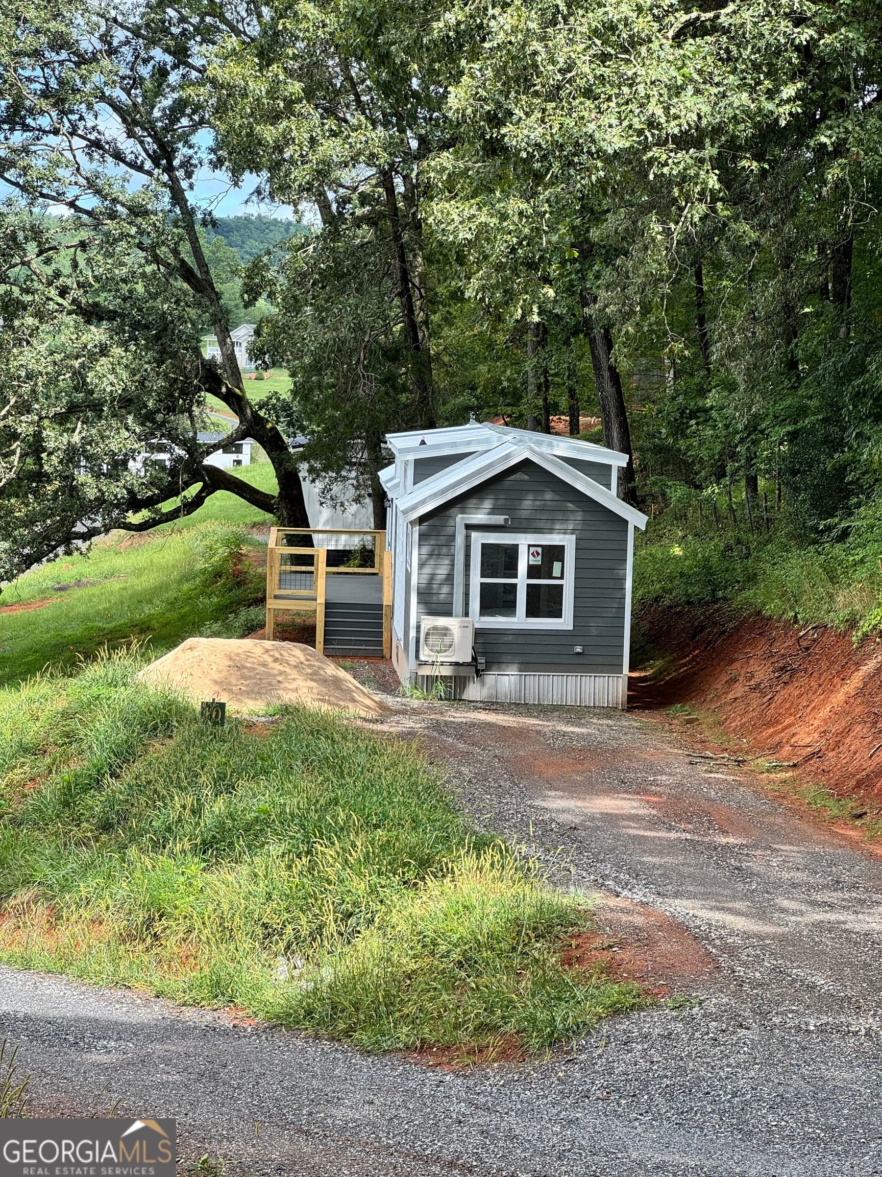 1 bedroom, 1 bathroom, 397 sq ft single family residence sold at 527 Saunders Road LOT 10, Franklin, NC 28734