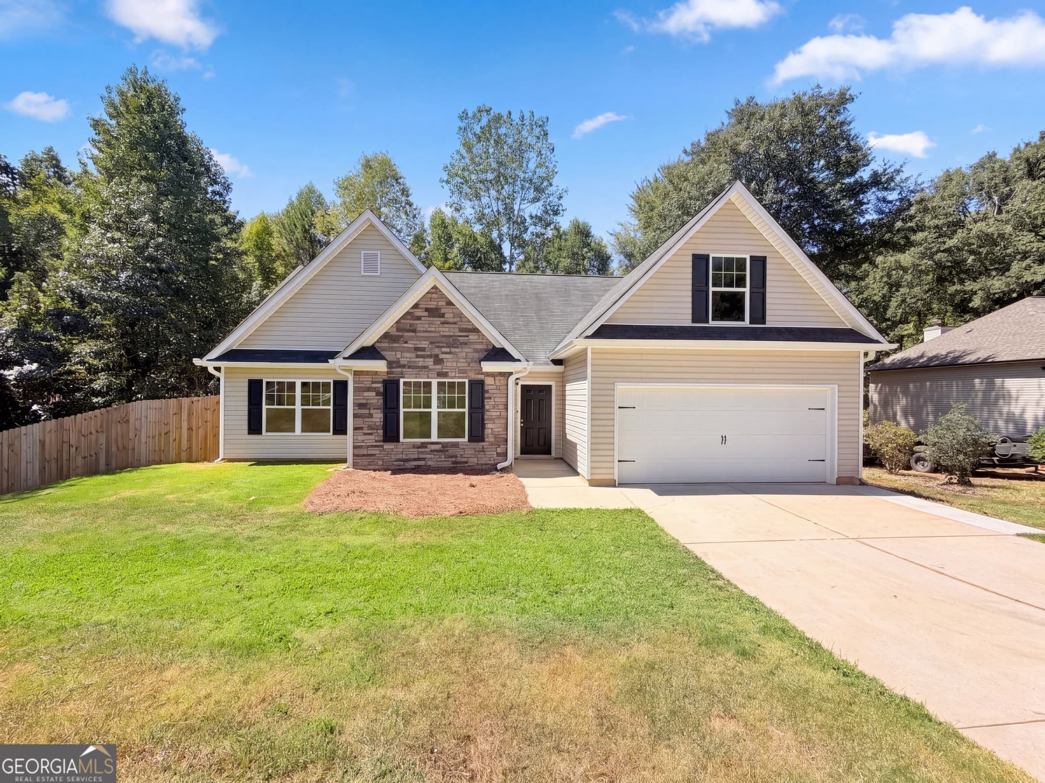4 bedroom, 2 bathroom, 1,899 sq ft single family residence for sale at 249 Clearwater Drive, Monroe, GA 30655 — photo 1 of 18