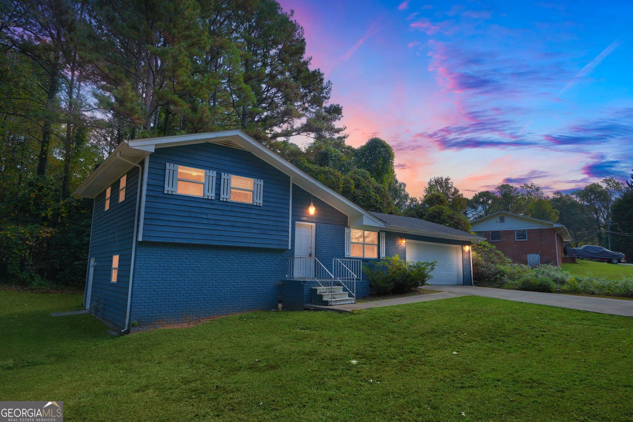 4 bedroom, 2 bathroom, 1,447 sq ft single family residence for sale at 4598 Ashmore Drive, Forest Park, GA 30297 — photo 4