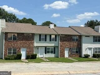 3 bedroom, 2.5 bathroom, 1,350 sq ft townhouse for rent at 1731 Hunting Creek Drive, Conyers, GA 30013 for $1,595 a month