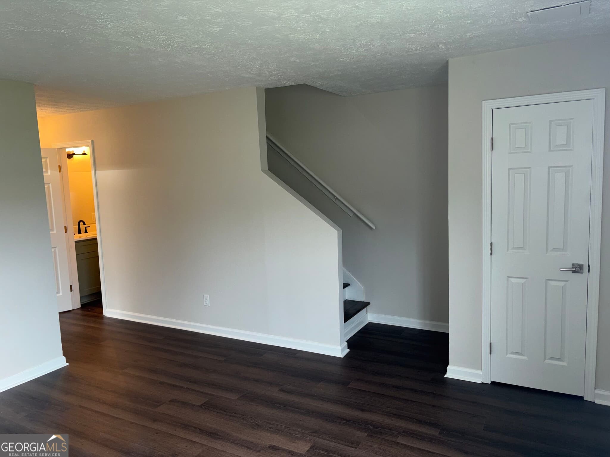 3 bedroom, 2.5 bathroom, 1,350 sq ft townhouse for rent at 1731 Hunting Creek Drive, Conyers, GA 30013 for $1,595 a month — photo 4
