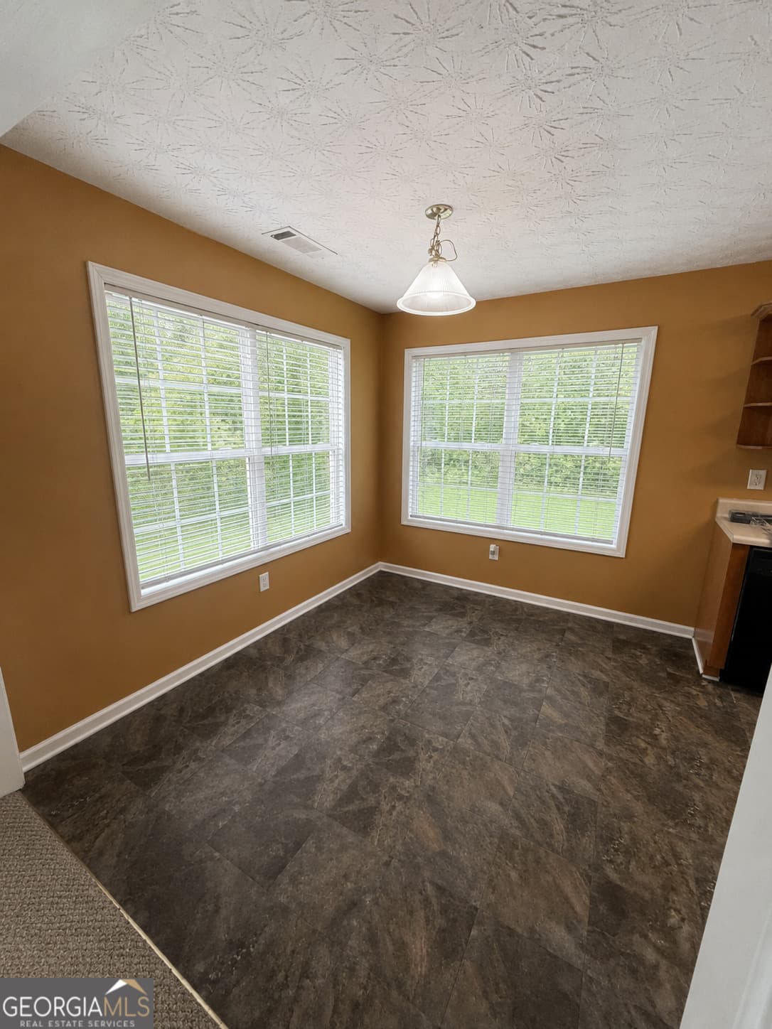 3 bedroom, 3 bathroom, 2,575 sq ft single family residence for sale at 127 Mabry Road, Jackson, GA 30233 — photo 6