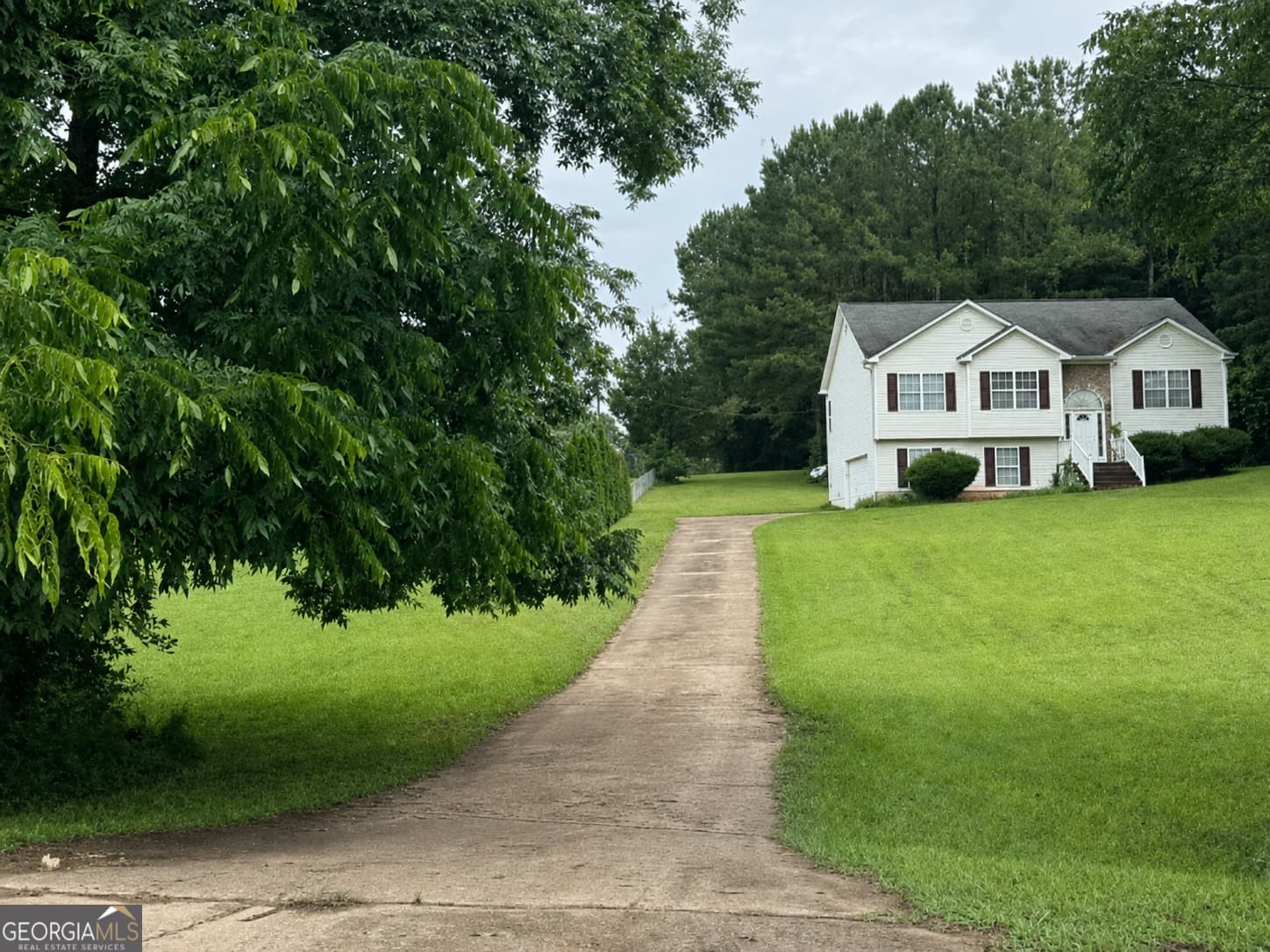 3 bedroom, 3 bathroom, 2,575 sq ft single family residence for sale at 127 Mabry Road, Jackson, GA 30233 — photo 1 of 13