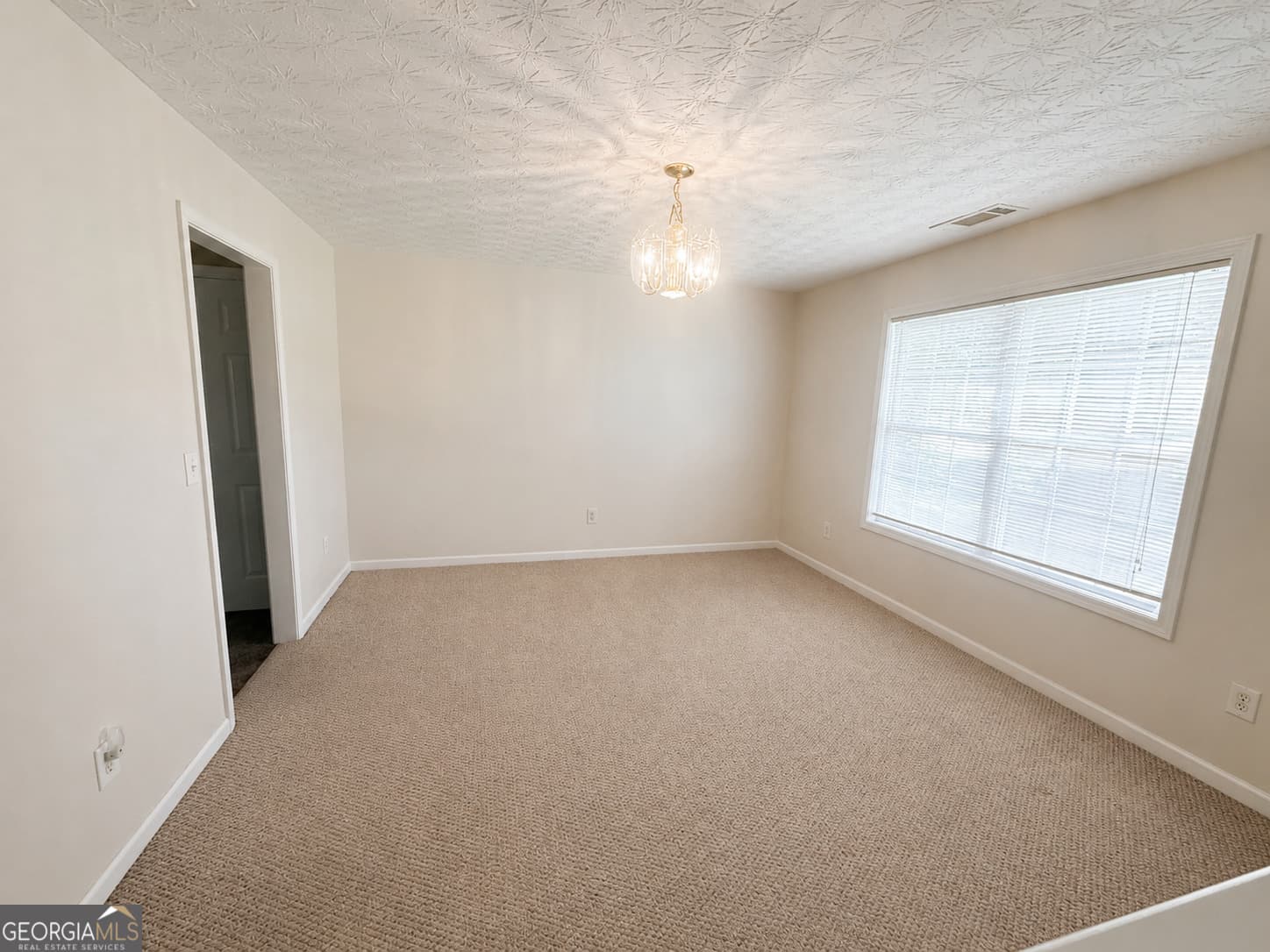 3 bedroom, 3 bathroom, 2,575 sq ft single family residence for sale at 127 Mabry Road, Jackson, GA 30233 — photo 4