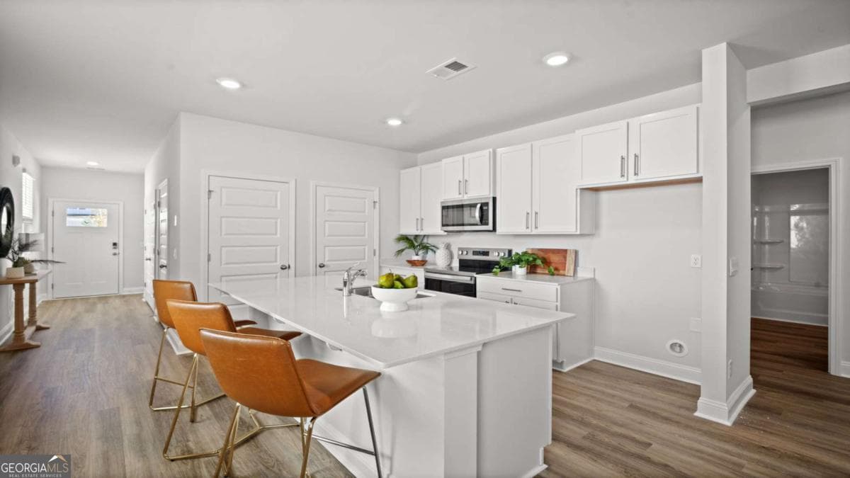 3 bedroom, 2 bathroom, 1,249 sq ft single family residence for sale at 312 Flax Street, Statesboro, GA 30461 — photo 6