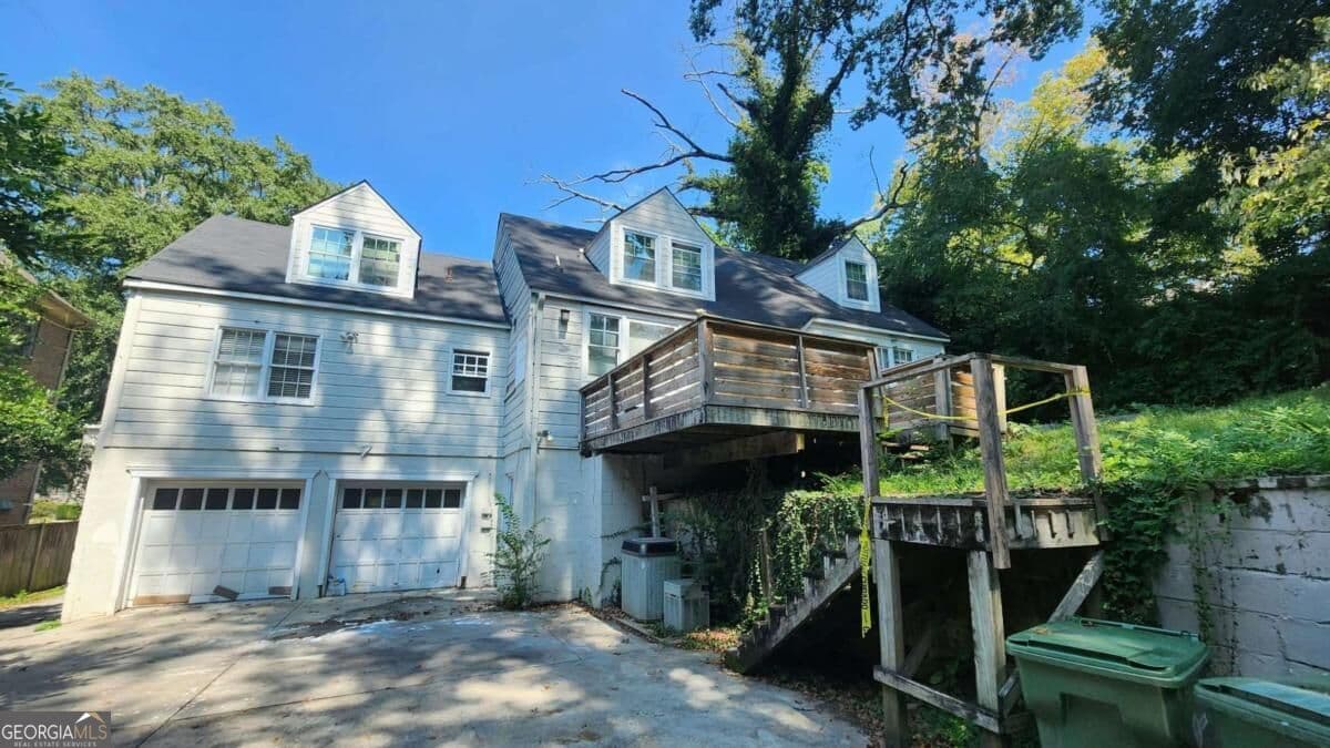 5 bedroom, 3 bathroom, 3,203 sq ft single family residence for sale at 55 Beverly Road, Atlanta, GA 30309 — photo 2