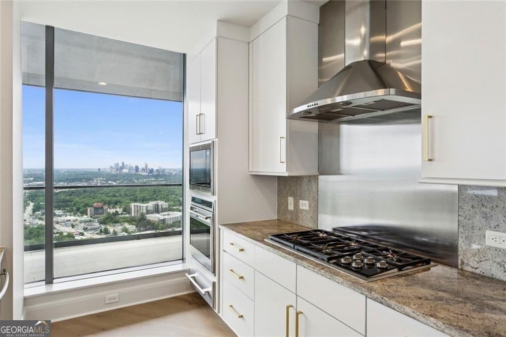 2 bedroom, 2.5 bathroom, 2,983 sq ft condominium for sale at 3344 Peachtree Road 4104, Atlanta, GA 30326 — photo 8