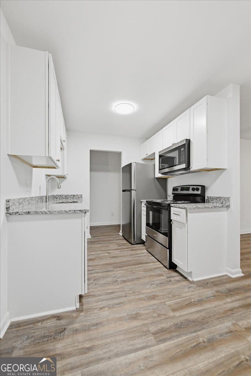 3 bedroom, 2 bathroom, 1,053 sq ft single family residence for sale at 338 Mike Street, Warner Robins, GA 31088 — photo 4