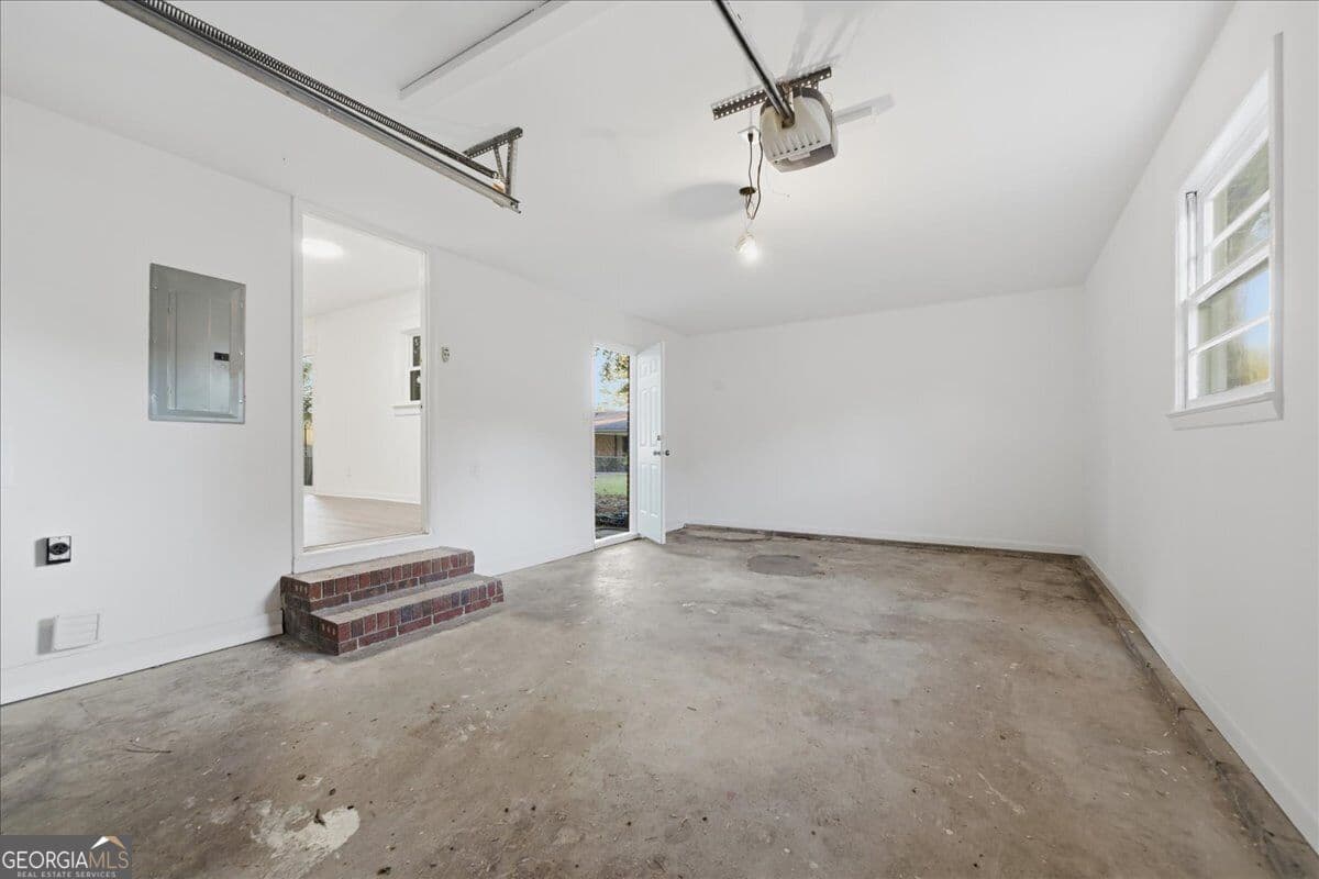 3 bedroom, 2 bathroom, 1,053 sq ft single family residence for sale at 338 Mike Street, Warner Robins, GA 31088 — photo 8