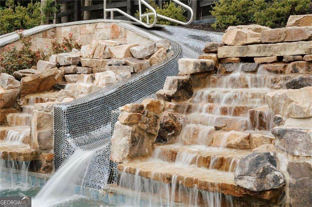 6 bedroom, 5 bathroom, 5,400 sq ft single family residence for sale at 5475 Summit Oak Drive, Milton, GA 30004 — photo 8