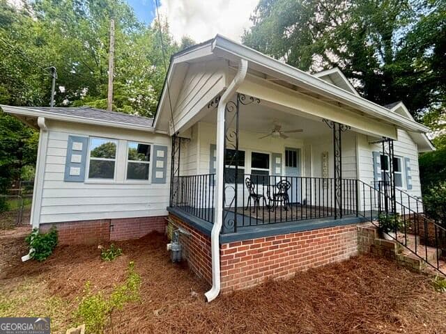 3 bedroom, 1 bathroom, 1,239 sq ft single family residence for sale at 410 Mallory Street, Thomaston, GA 30286 — photo 2