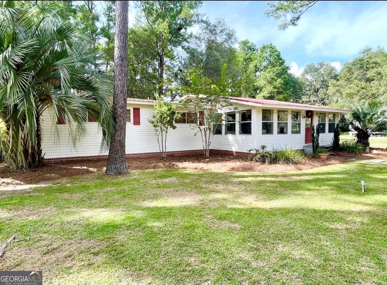 3 bedroom, 2 bathroom, 1,668 sq ft manufactured home,mobile home under contract at 1031 Moore Haven Circle, Townsend, GA 31331