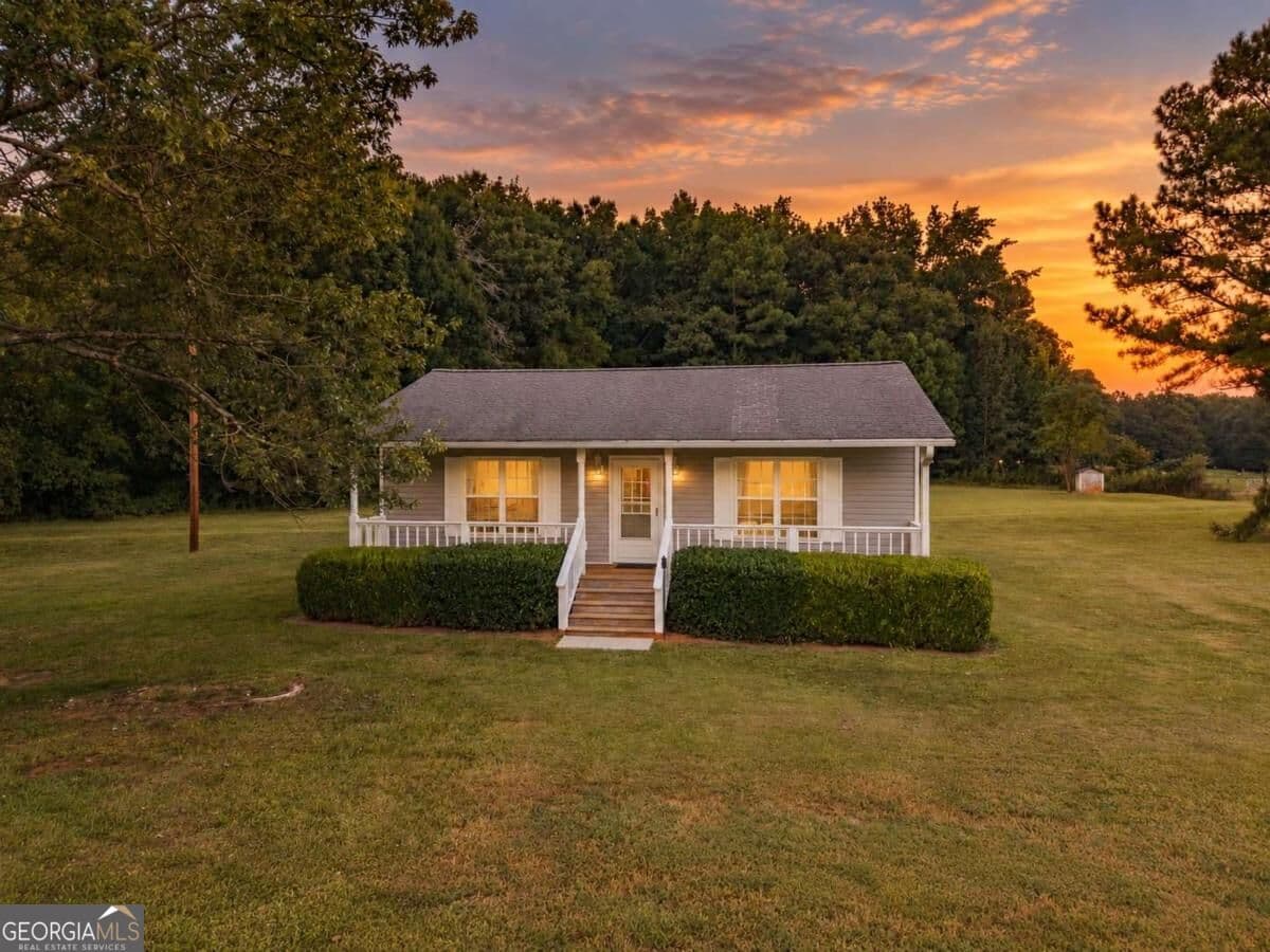 2 bedroom, 1 bathroom, 884 sq ft single family residence for sale at 984 Arnoldsville Road, Winterville, GA 30683 — photo 7