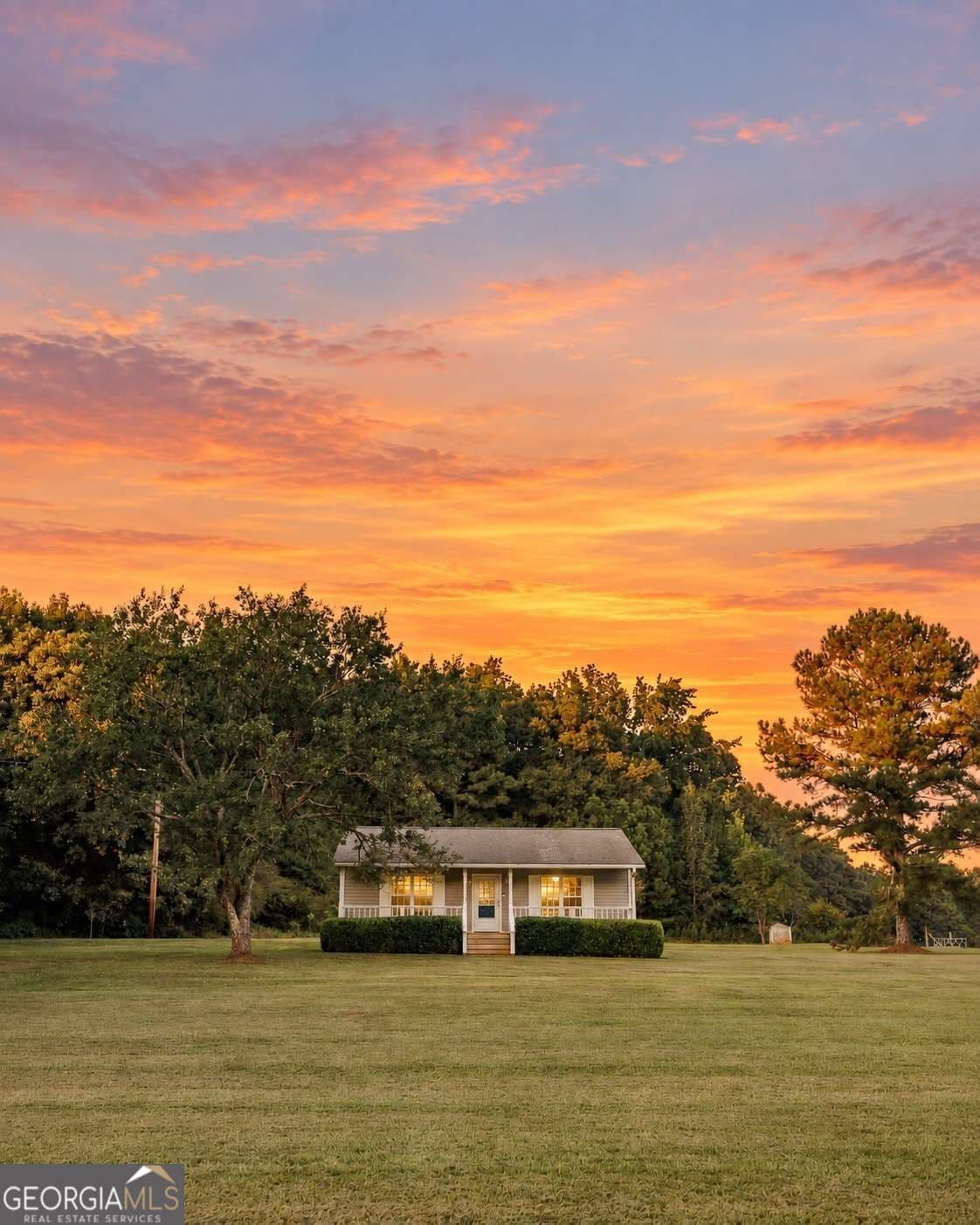 2 bedroom, 1 bathroom, 884 sq ft single family residence for sale at 984 Arnoldsville Road, Winterville, GA 30683 — photo 3