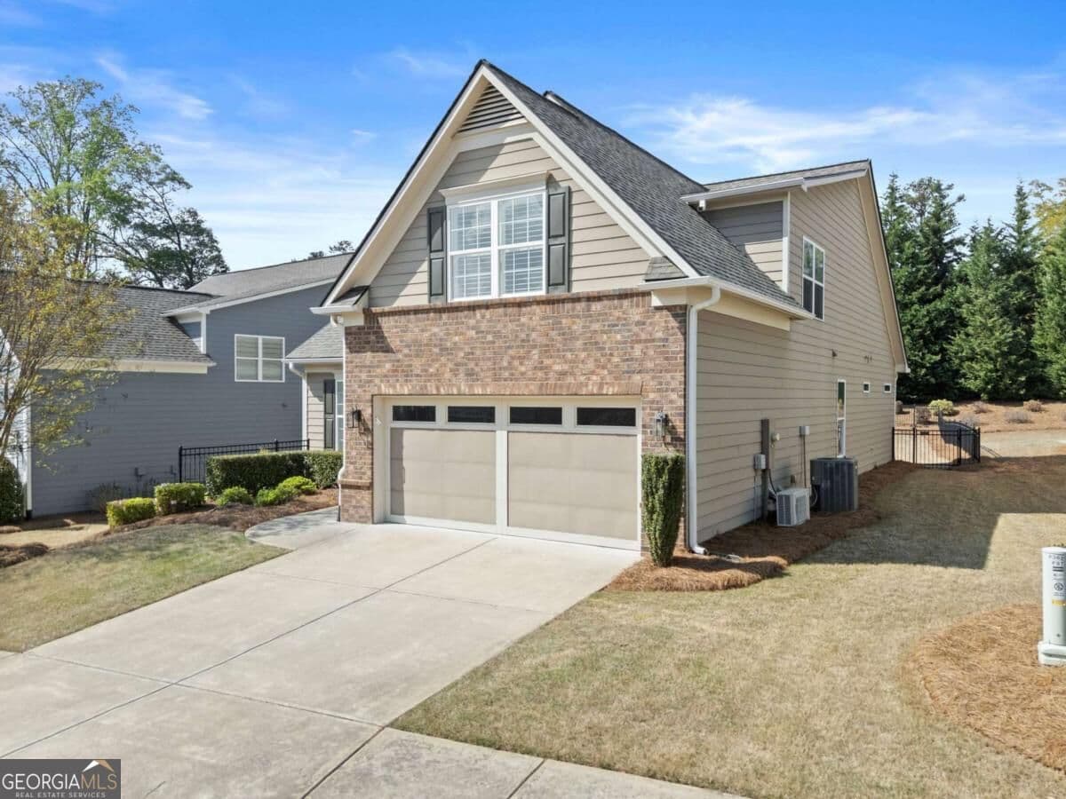 3 bedroom, 2 bathroom, 2,020 sq ft single family residence for sale at 3626 Majestic Oak Drive, Gainesville, GA 30504 — photo 2
