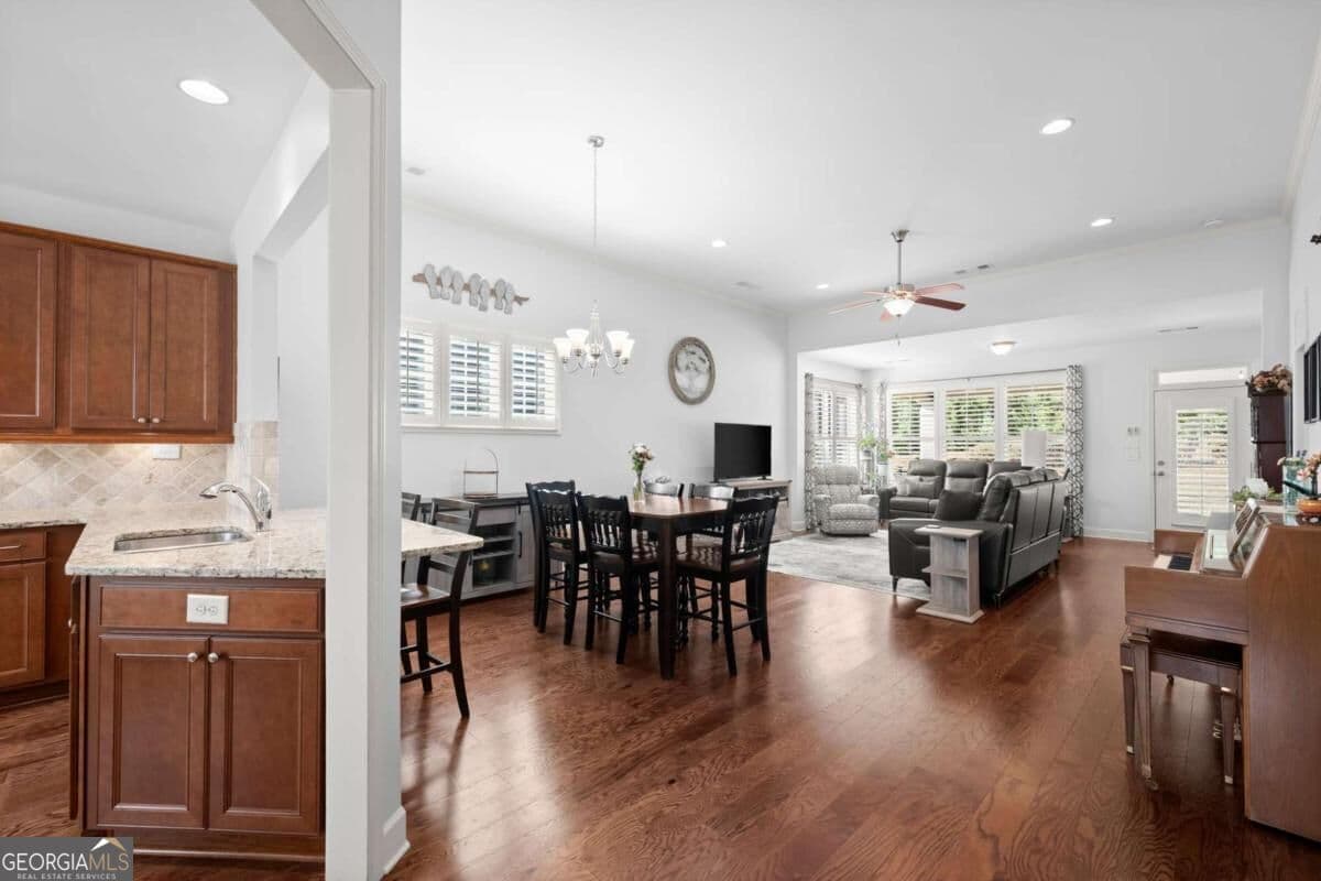 3 bedroom, 2 bathroom, 2,020 sq ft single family residence for sale at 3626 Majestic Oak Drive, Gainesville, GA 30504 — photo 5