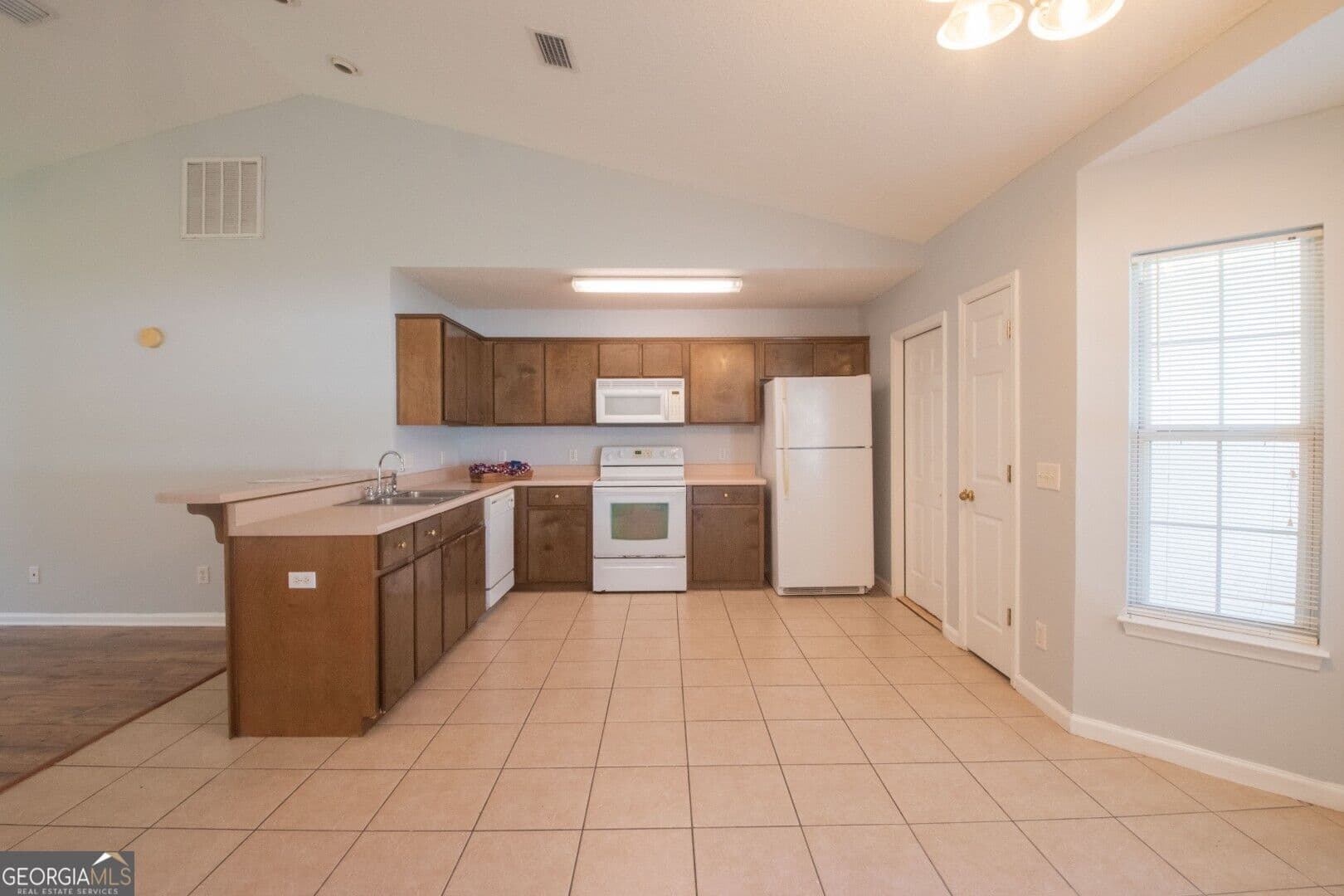 3 bedroom, 2 bathroom, 1,435 sq ft single family residence for sale at 120 Magnolia Court, Kingsland, GA 31548 — photo 5