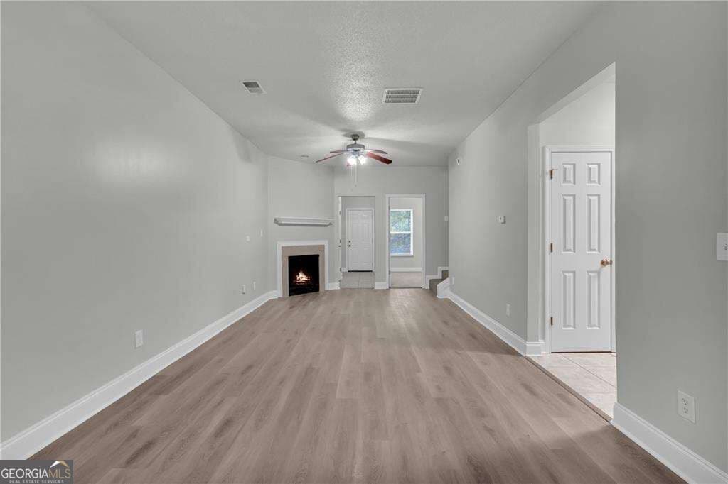 4 bedroom, 2.5 bathroom, 1,880 sq ft single family residence for sale at 2407 Hackamore Drive, South Fulton, GA 30349 — photo 5