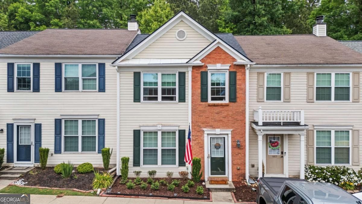 3 bedroom, 2.5 bathroom, 1,370 sq ft townhouse sold at 1675 Kilmington Court, Alpharetta, GA 30009
