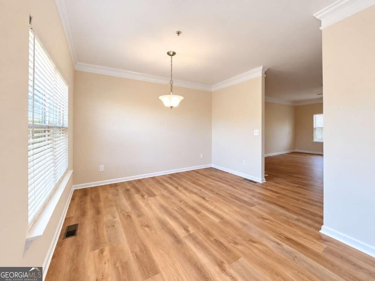 4 bedroom, 2.5 bathroom, 1,870 sq ft townhouse for sale at 724 Breeze Lane, Woodstock, GA 30188 — photo 6