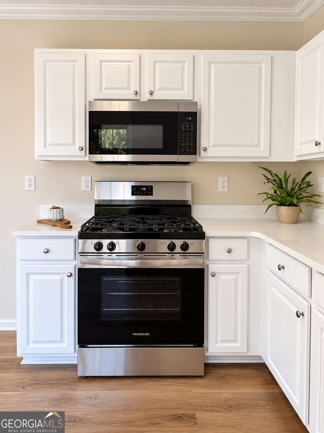 4 bedroom, 2.5 bathroom, 1,870 sq ft townhouse for sale at 724 Breeze Lane, Woodstock, GA 30188 — photo 8