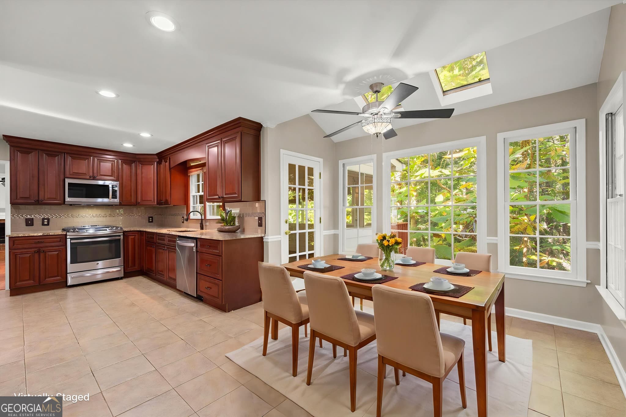 4 bedroom, 2.5 bathroom, 3,982 sq ft single family residence for sale at 4139 Bellflower Court, Roswell, GA 30075 — photo 3