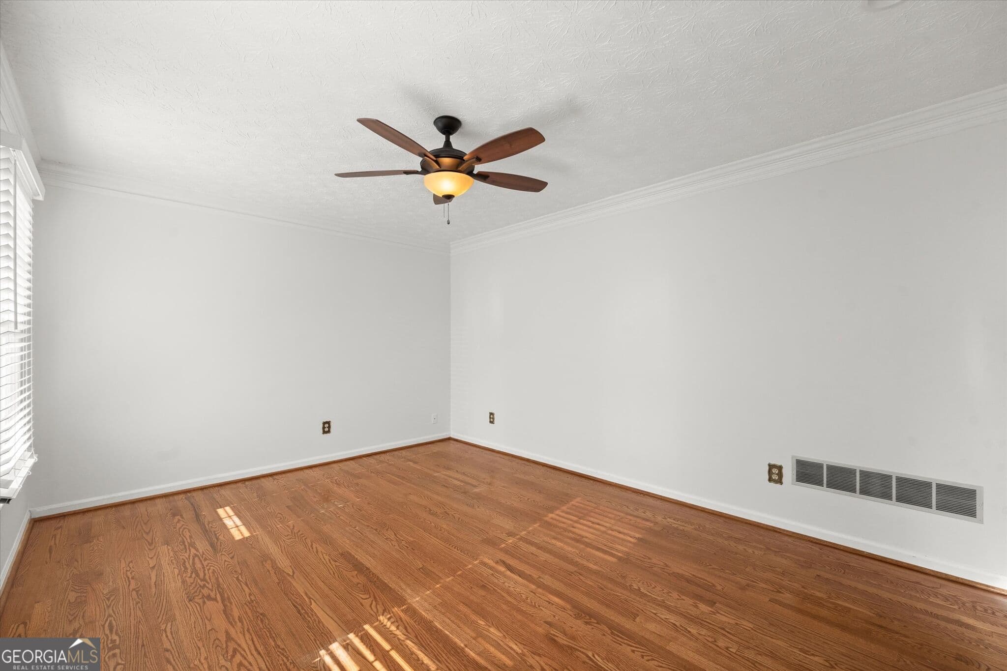 4 bedroom, 2.5 bathroom, 3,982 sq ft single family residence for sale at 4139 Bellflower Court, Roswell, GA 30075 — photo 10