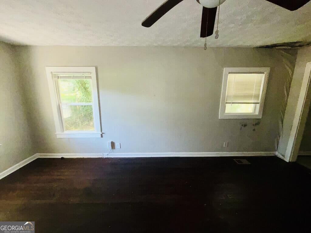 3 bedroom, 1 bathroom, 1,080 sq ft single family residence for sale at 2835 Burton Road, Atlanta, GA 30311 — photo 2