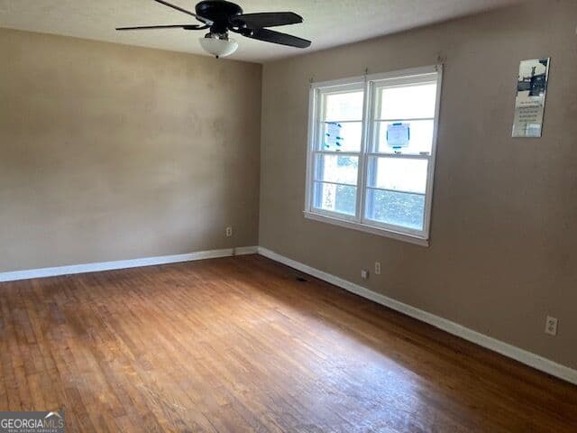 3 bedroom, 2 bathroom, 1,634 sq ft single family residence for sale at 129 McVay Drive, Cochran, GA 31014 — photo 4