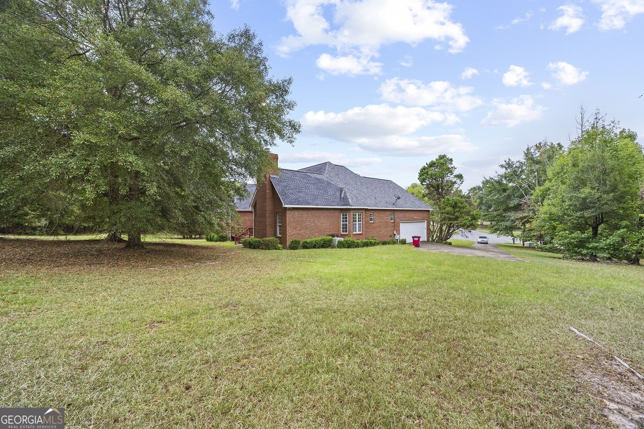 3 bedroom, 2.5 bathroom, 2,487 sq ft single family residence for sale at 221 Waterwheel Court, Lizella, GA 31052 — photo 4