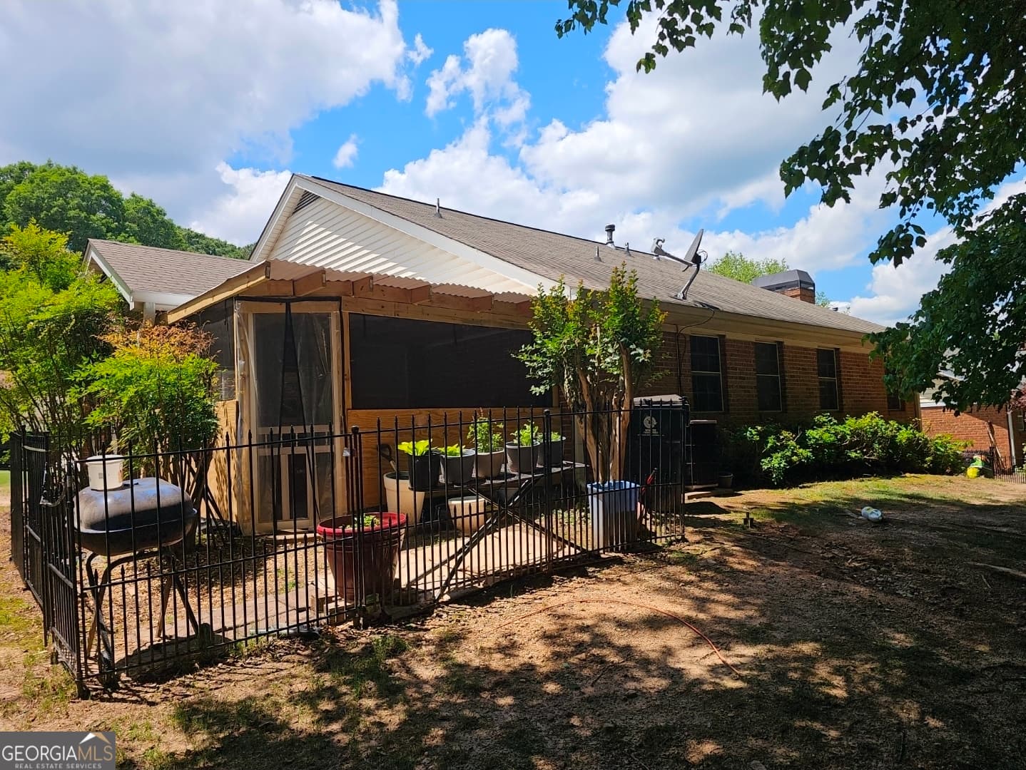2 bedroom, 2 bathroom, 1,616 sq ft single family residence for sale at 165 Stratford Way, Fayetteville, GA 30214 — photo 6