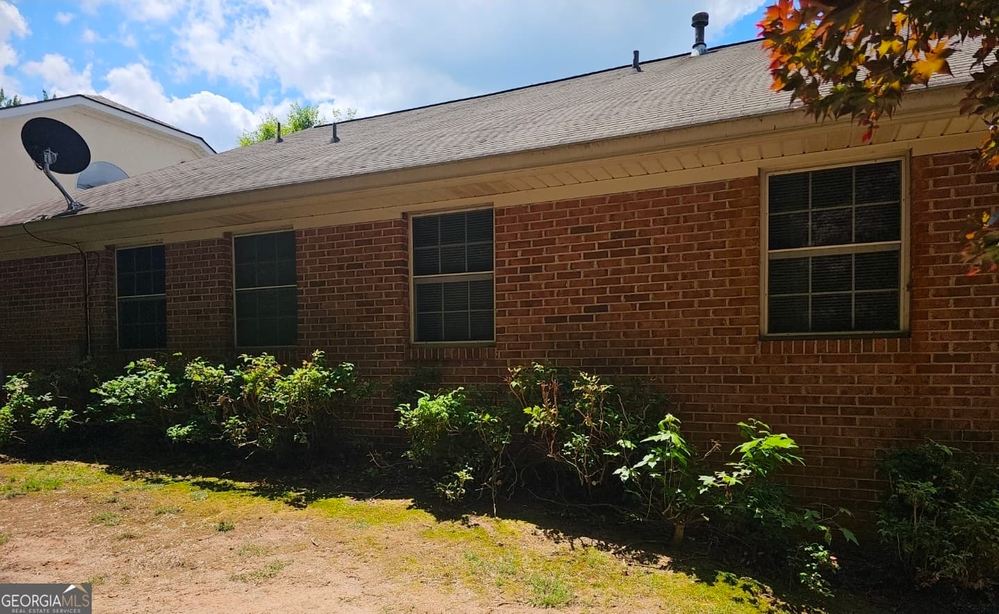 2 bedroom, 2 bathroom, 1,616 sq ft single family residence for sale at 165 Stratford Way, Fayetteville, GA 30214 — photo 7