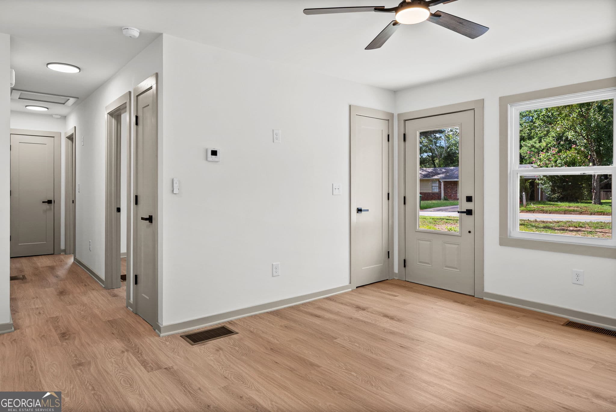 3 bedroom, 2 bathroom, 925 sq ft single family residence for sale at 1111 Parkview Drive, Griffin, GA 30224 — photo 4